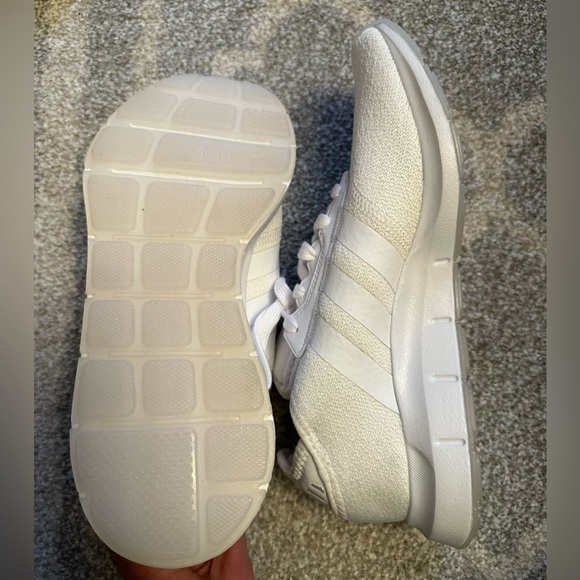 Adidas Swift Run Women’s Sneakers - Picture 3 of 4